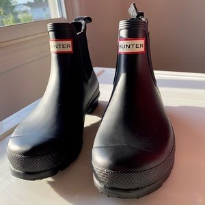 Hunter Chelsea Boots in Black